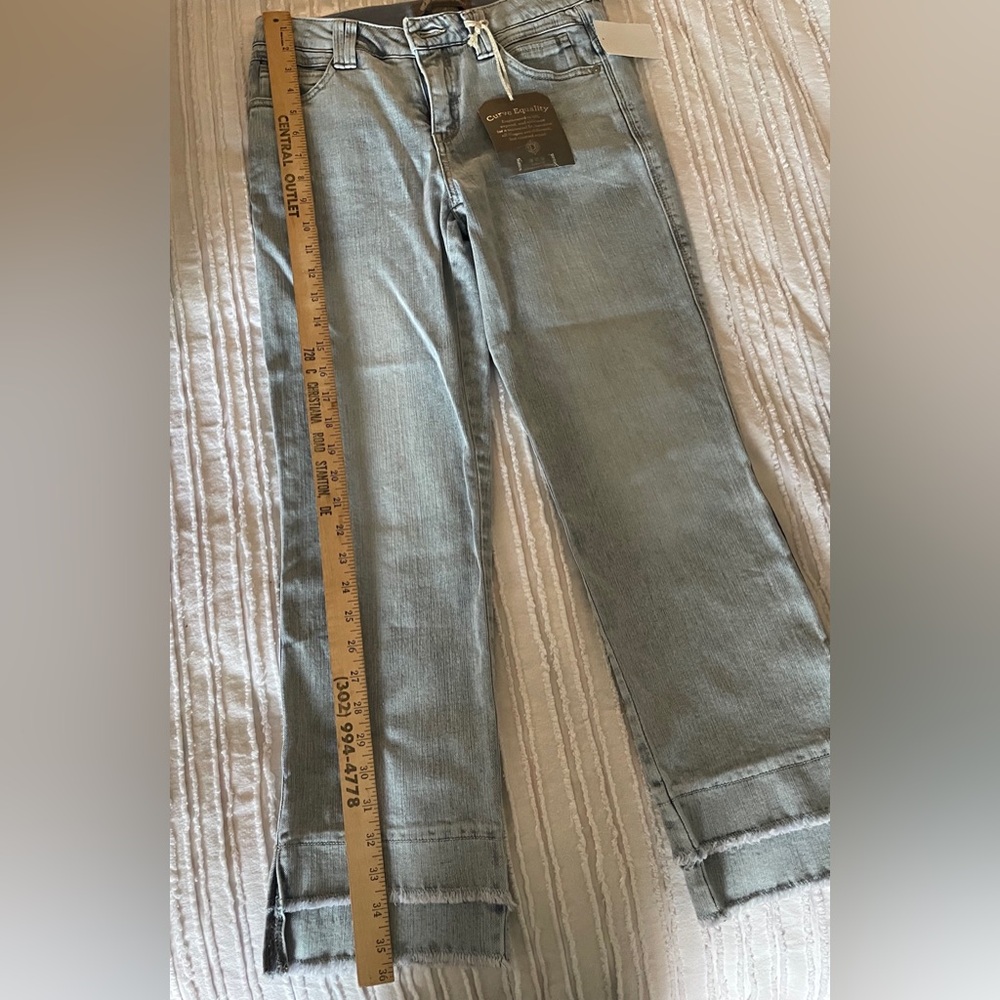 Democracy Jeans Size 4 - Picture 9 of 10